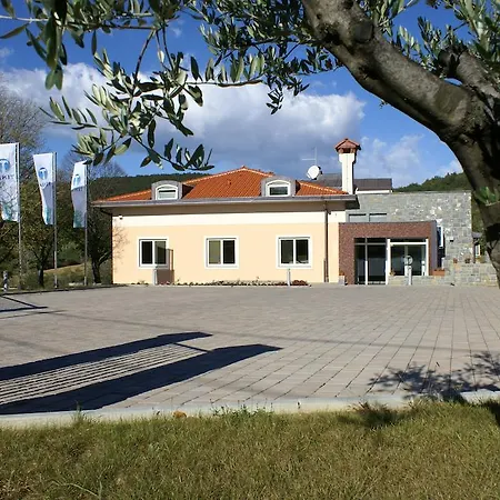 Tenja Bed & Breakfast
